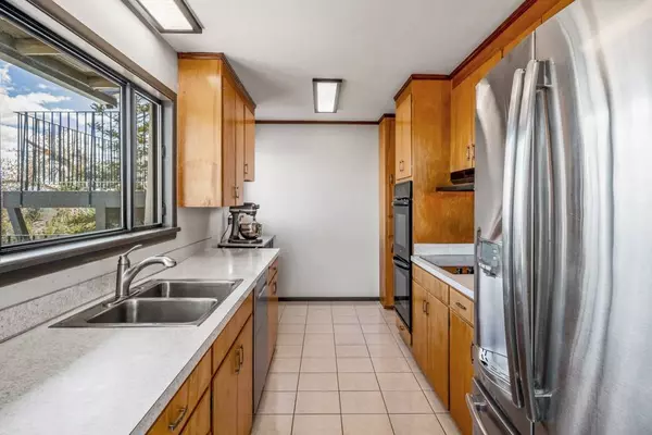 150 Monte Rey DR S, Los Alamos, NM 87547