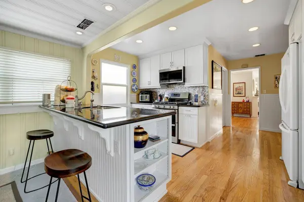 122 43rd ST, Sacramento, CA 95819