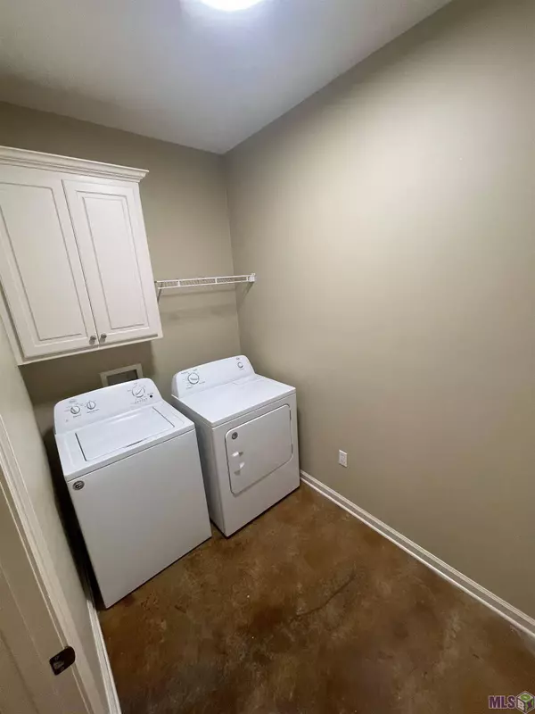 3905 NORTHSHORE AVE, Baton Rouge, LA 70820