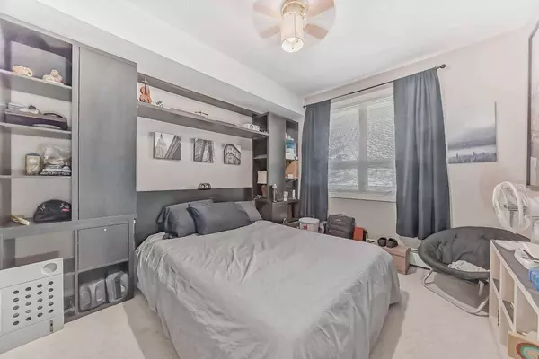 26 Val Gardena VW SW #354, Calgary, AB T3H5Z5