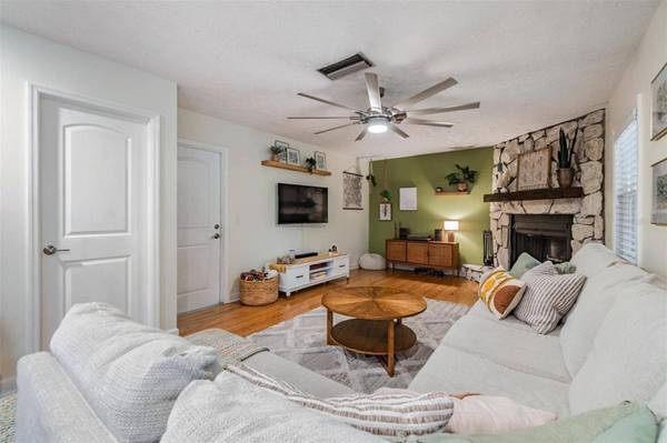 5502 FULMAR DR, Tampa, FL 33625