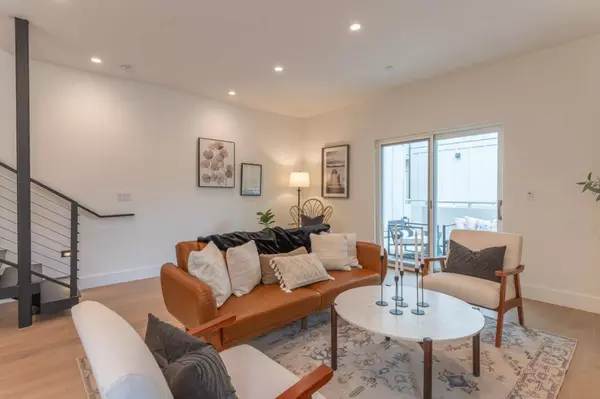 457 Wave ST 4, Monterey, CA 93940