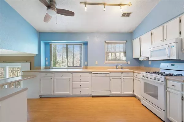 130 Sheringham DR, Roswell, GA 30076