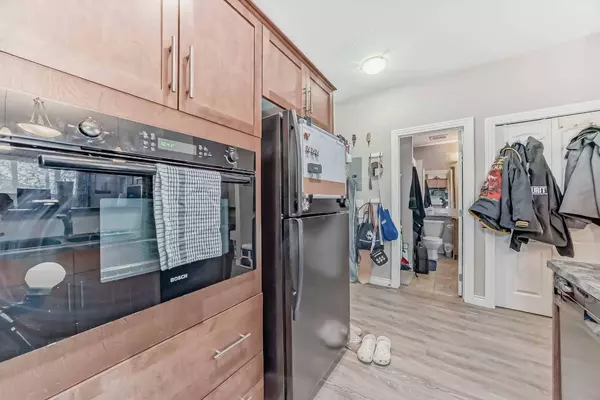 26 Val Gardena VW SW #354, Calgary, AB T3H5Z5