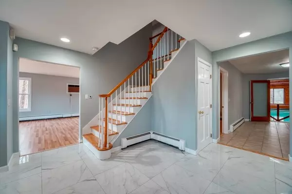 35 Padula Dr, Marlborough, MA 01752