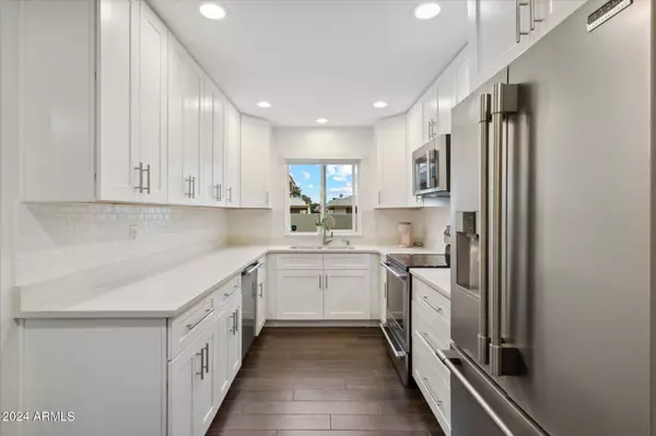 2426 W EUGIE Avenue, Phoenix, AZ 85029