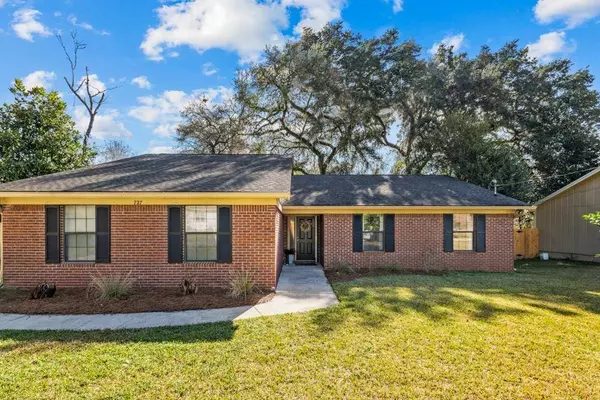 727 Violet Street, Tallahassee, FL 32308