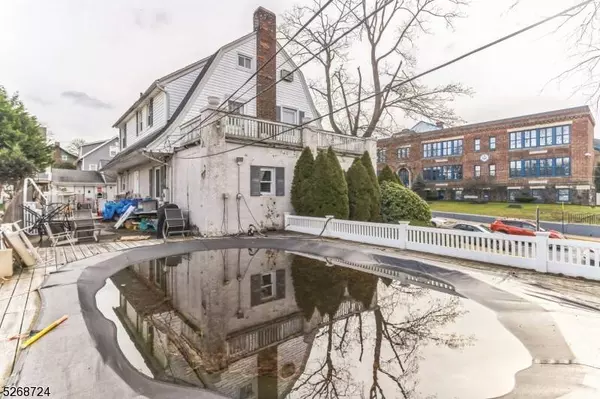 335 River Rd, Bogota Boro, NJ 07603