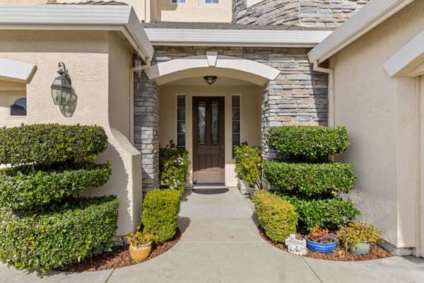 1680 Baroness Way, Roseville, CA 95747