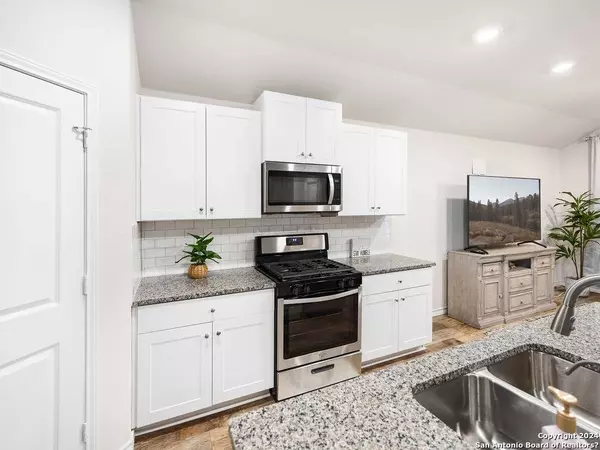 379 PEBBLE CREEK RUN, New Braunfels, TX 78130