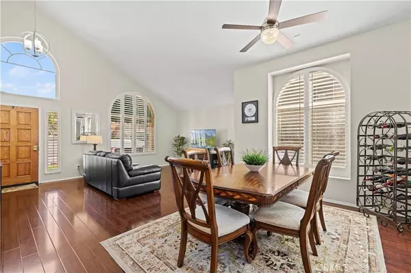 28877 Shadow Valley LN, Saugus, CA 91390