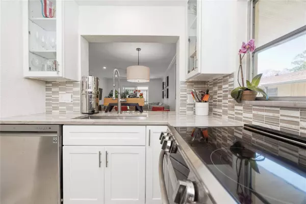 918 LA COSTA CIR #2, Sarasota, FL 34237