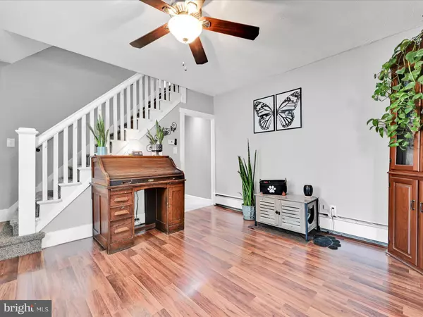 17 E RICHLAND AVE, Myerstown, PA 17067