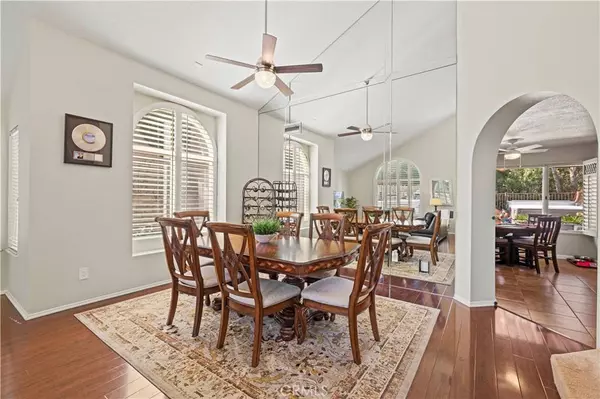 28877 Shadow Valley LN, Saugus, CA 91390