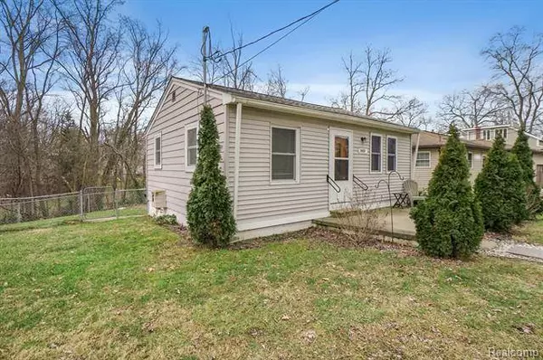 10480 KENRICH Drive, Brighton, MI 48116