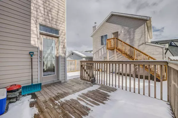 398 Elgin WAY SE, Calgary, AB T2Z 4A7