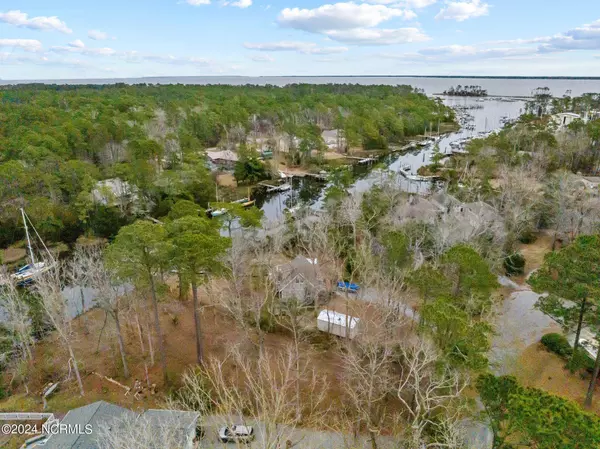 111 Pineview Drive, Oriental, NC 28571