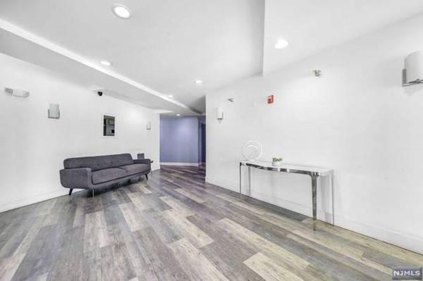 200 Paterson Plank Road #304, Union City, NJ 07087