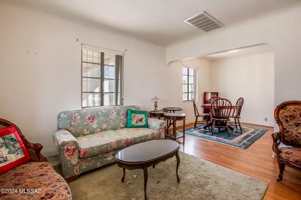 3028 E Drachman Street, Tucson, AZ 85716