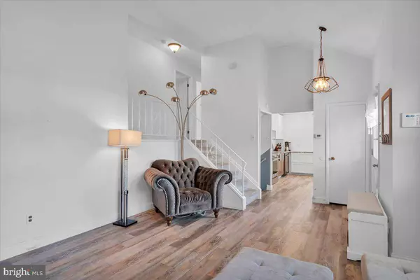 6 DEB LYNN DR, Sicklerville, NJ 08081