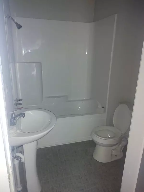 904 S 4th St, Collins, MS 39428