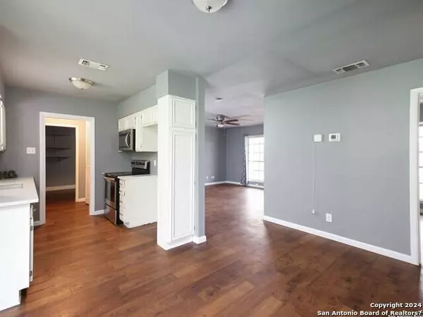 7335 BROOK VALLEY DR, San Antonio, TX 78242-2118