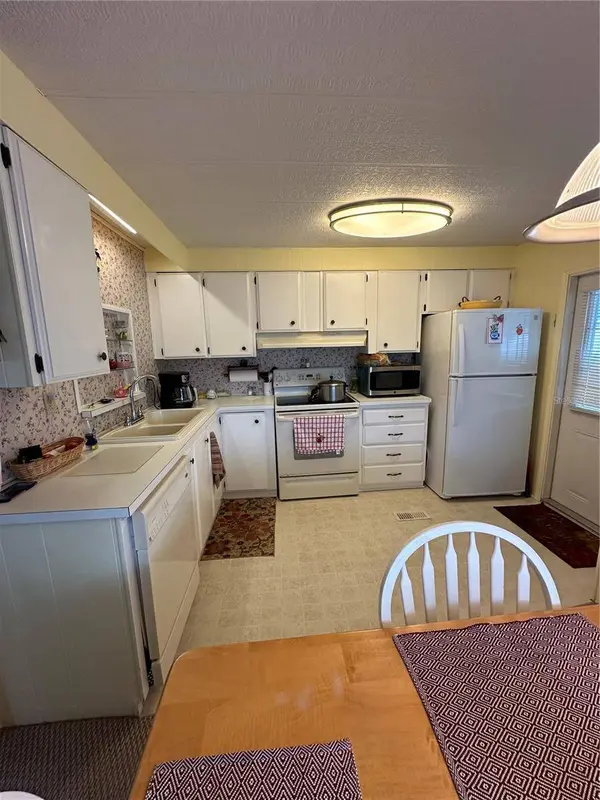 4722 WINDY LN, Zephyrhills, FL 33541