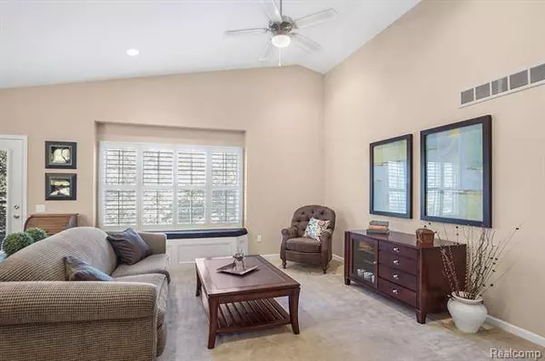 801 CHELSEA RIDGE, Howell, MI 48843