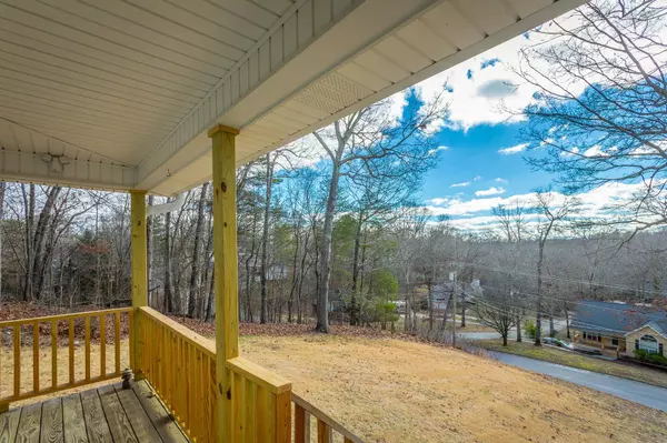 1315 Woodsage Dr, Soddy Daisy, TN 37379