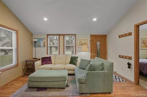 10480 KENRICH Drive, Brighton, MI 48116