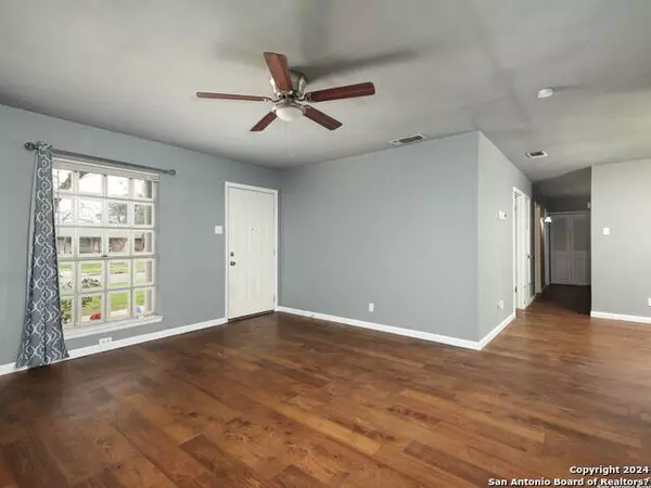 7335 BROOK VALLEY DR, San Antonio, TX 78242-2118