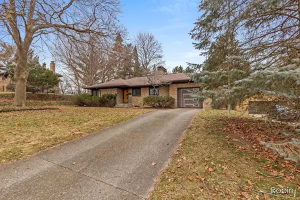 1533 7th NW Street, Grand Rapids, MI 49504