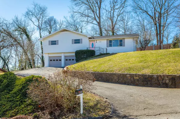 1332 Michael Ln, Hixson, TN 37343