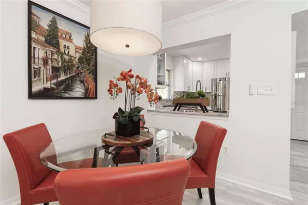 918 LA COSTA CIR #2, Sarasota, FL 34237