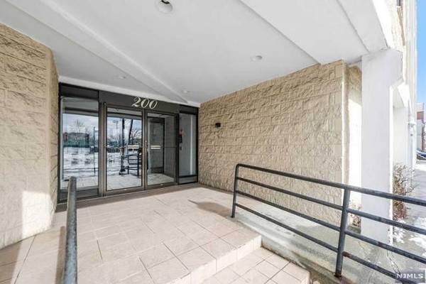 200 Paterson Plank Road #304, Union City, NJ 07087