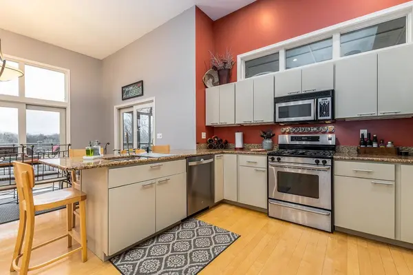 28 Harbor Drive, Galena, IL 61036