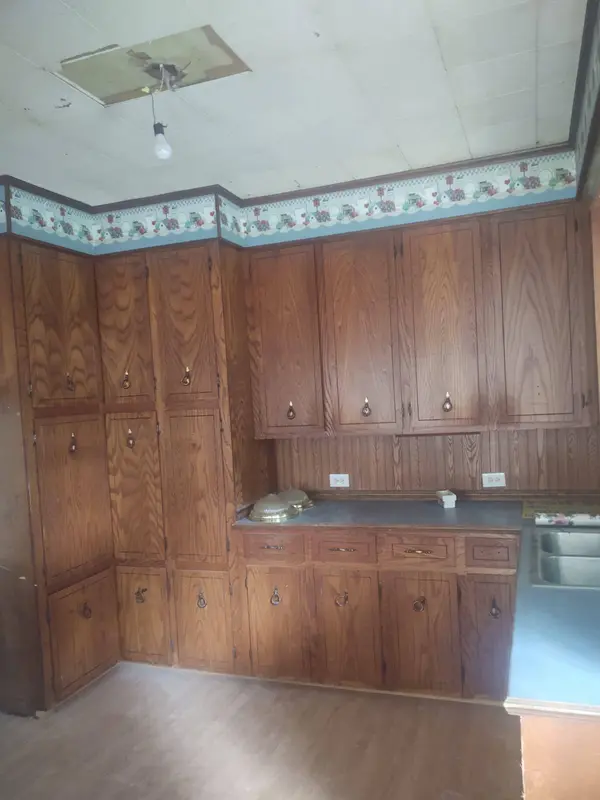 904 S 4th St, Collins, MS 39428