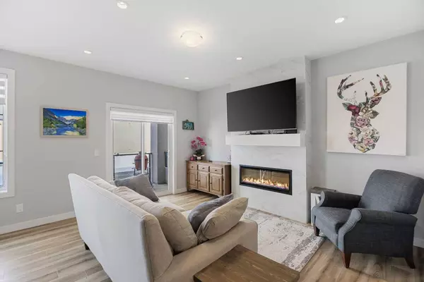 1710 28 AVE SW #13, Calgary, AB T2T 1J6