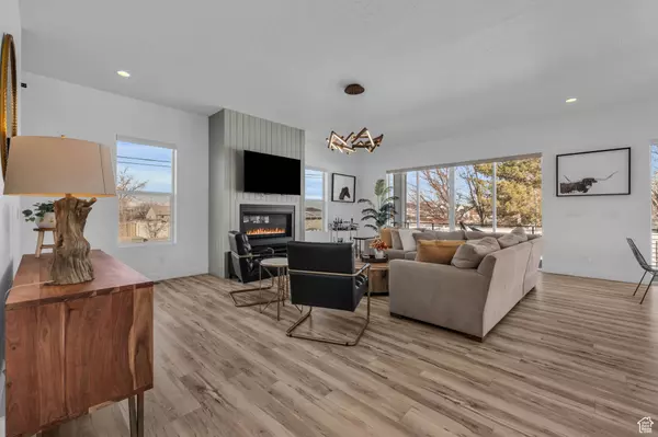 321 E SIENA HEIGHTS CT S, Draper, UT 84020