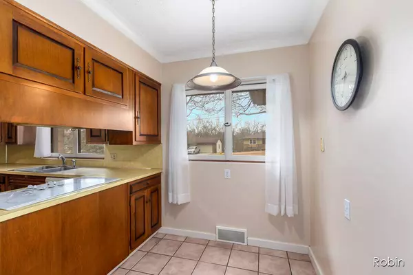 1533 7th NW Street, Grand Rapids, MI 49504