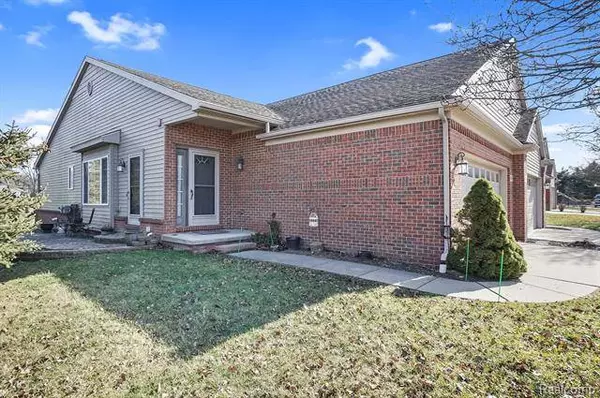 801 CHELSEA RIDGE, Howell, MI 48843