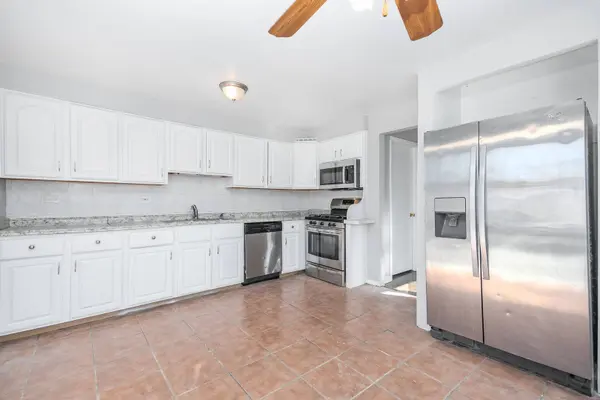 8928 S 49th Court, Oak Lawn, IL 60453