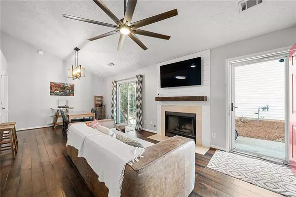 304 Paxton CT, Woodstock, GA 30188