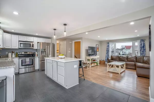 8 Orlando ST, South Portland, ME 04106