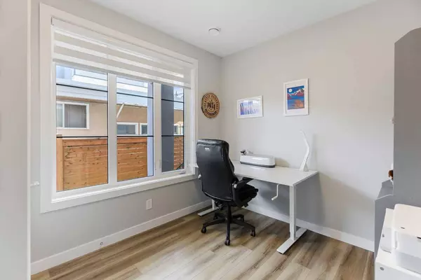 1710 28 AVE SW #13, Calgary, AB T2T 1J6