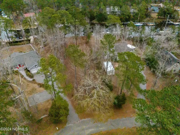 111 Pineview Drive, Oriental, NC 28571