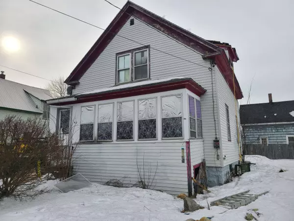 42 3rd ST, Dixfield, ME 04224