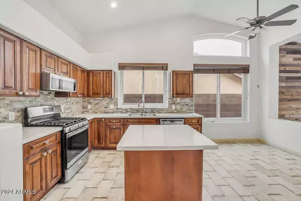 753 S BURK Street, Gilbert, AZ 85296