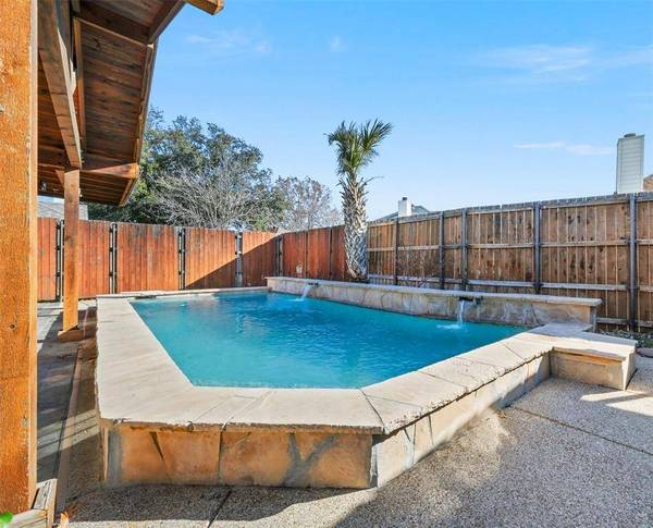 4132 Maryanne Place, Haltom City, TX 76137