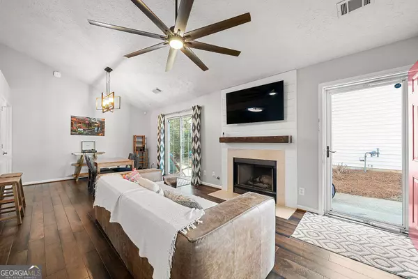 304 Paxton CT, Woodstock, GA 30188